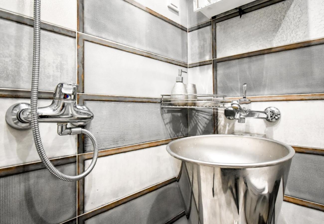 Апартаменты Dietro L Angolo, 2 Bath София Экстерьер фото