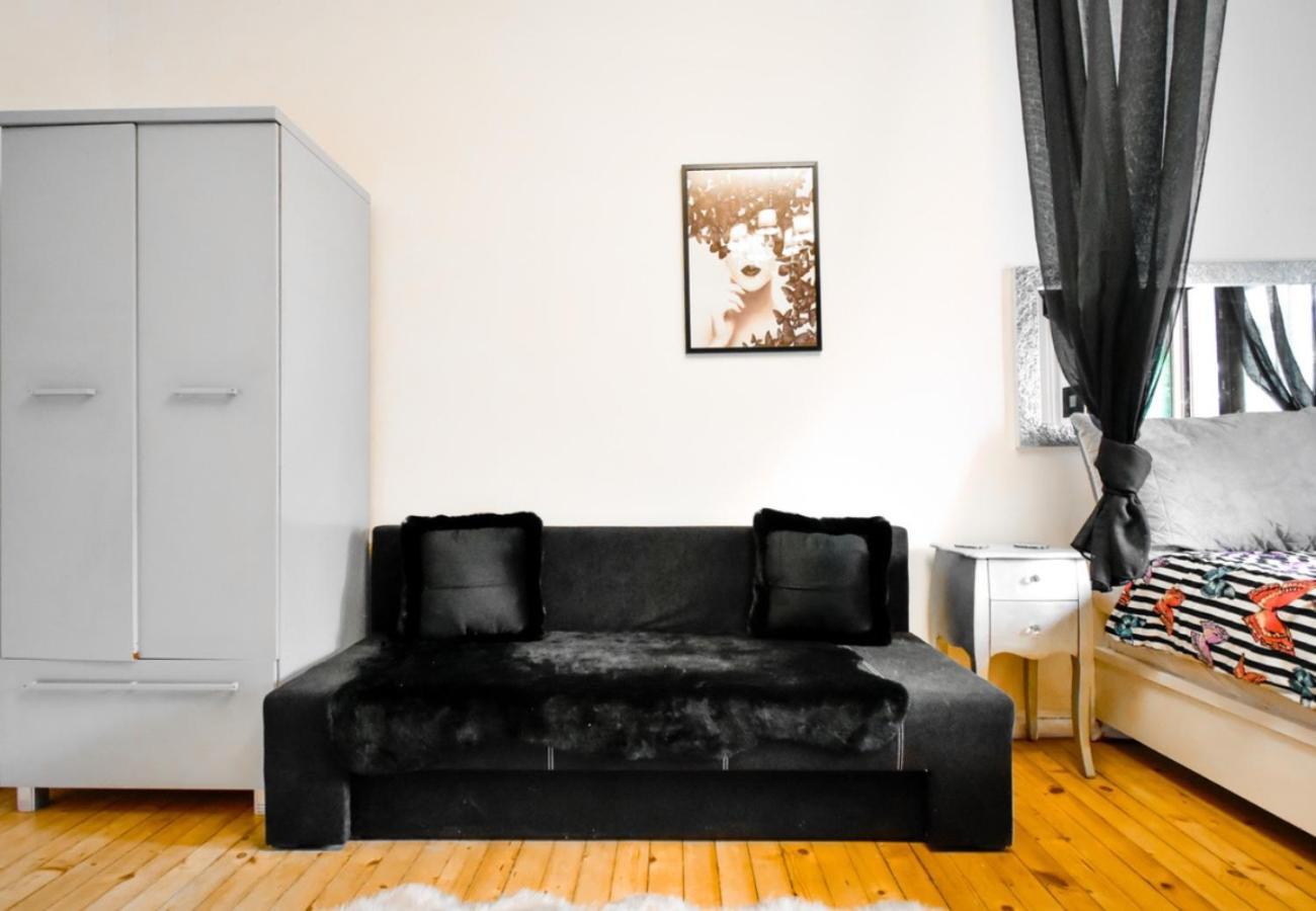 Апартаменты Dietro L Angolo, 2 Bath София Экстерьер фото