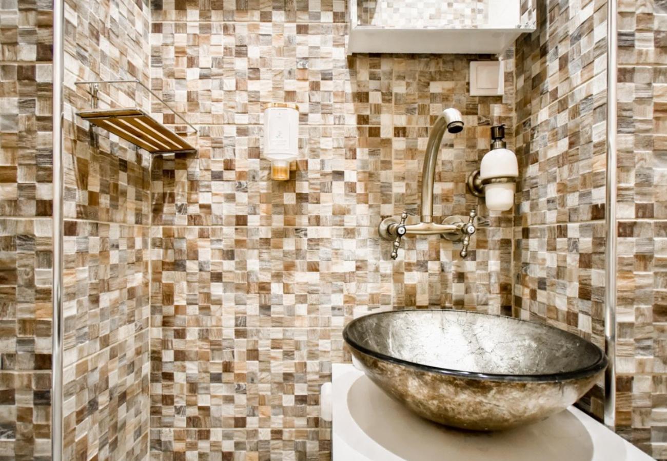 Апартаменты Dietro L Angolo, 2 Bath София Экстерьер фото