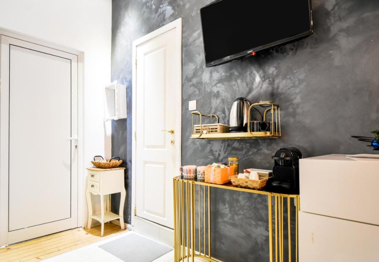Апартаменты Dietro L Angolo, 2 Bath София Экстерьер фото